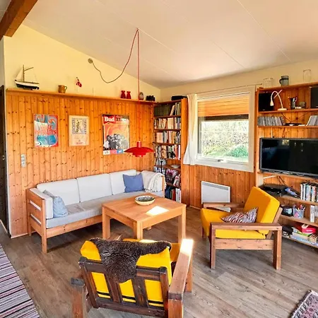 Summer House From The 70s Near In Reerso